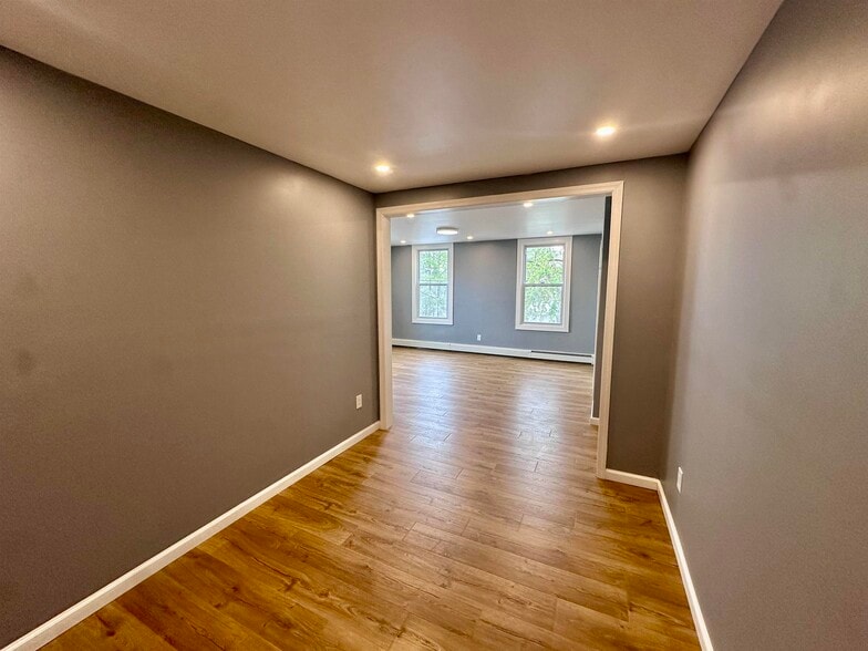 200 Bergenline Ave, Union City, NJ à vendre - Photo intérieure - Image 3 de 22