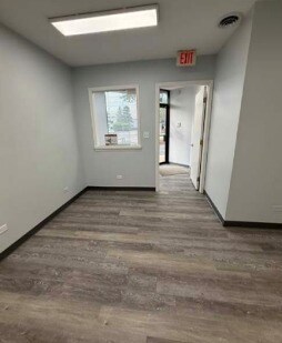 850-880 Church Rd, Elgin, IL à louer - Photo intérieure - Image 3 de 4