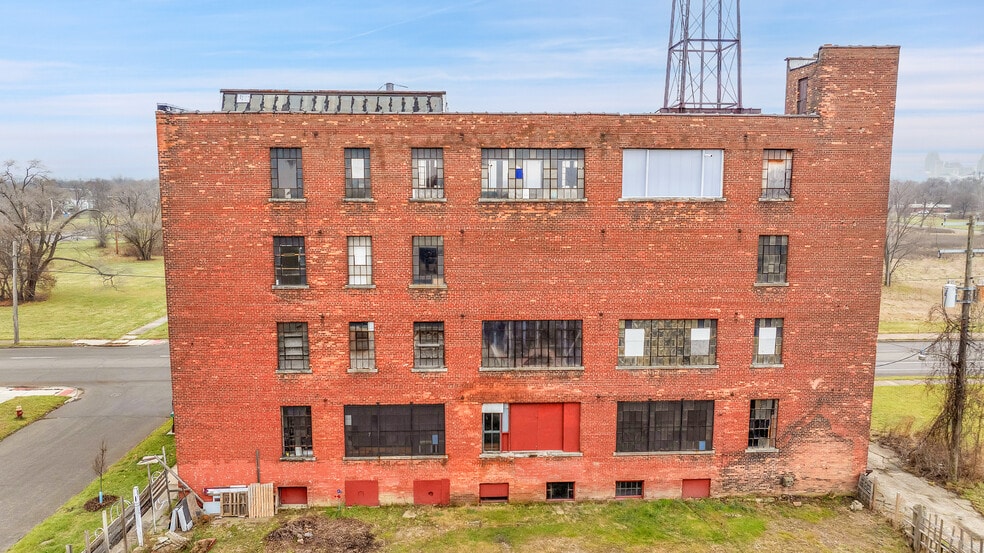 2941 E Warren Ave, Detroit, MI for sale - Building Photo - Image 3 of 22