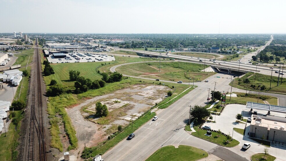 721 Memorial, Oklahoma City, OK à vendre - Aérien - Image 2 de 7