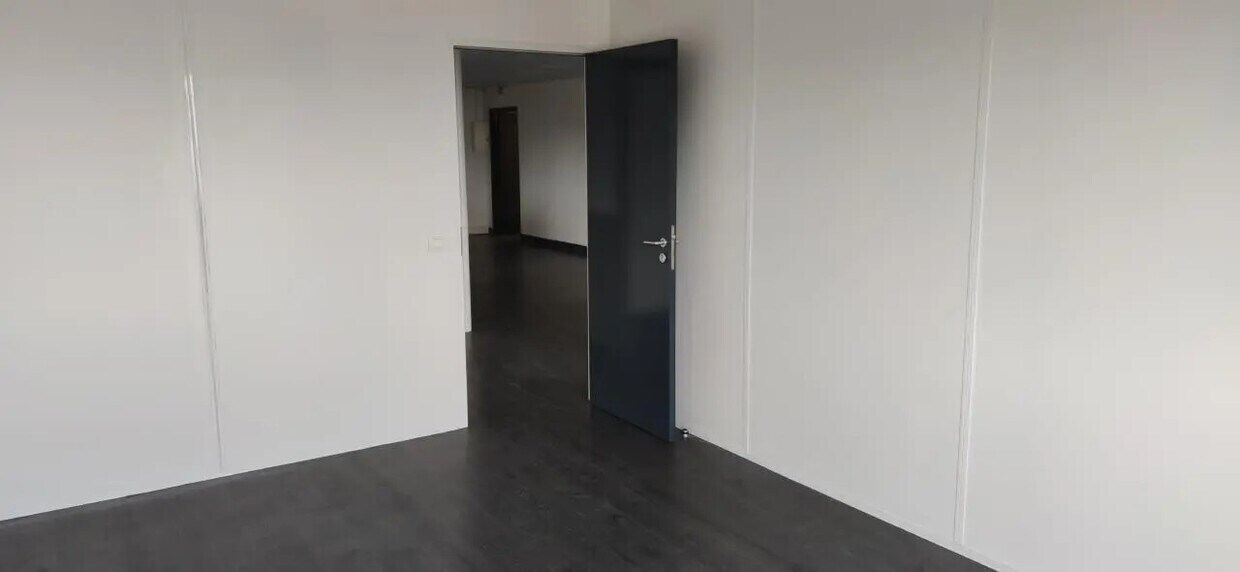 Flex in Herblay-sur-Seine for lease Interior Photo- Image 1 of 14