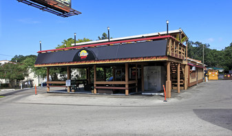 1904 W Pensacola St, Tallahassee FL - Restaurant avec service au volant