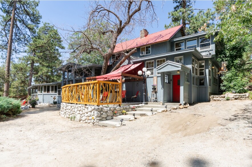 25585 Alderwood St, Idyllwild, CA for sale - Primary Photo - Image 1 of 22