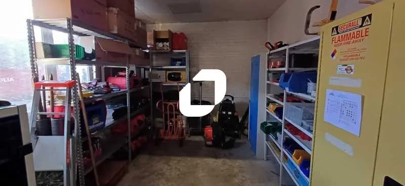 Local d'activités dans Aubergenville à vendre - Photo intérieure - Image 3 de 5