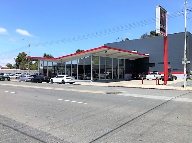 22196 Mission Blvd, Hayward, CA à louer Photo du bâtiment- Image 1 de 19