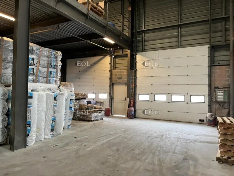 Local d'activités dans Carrières-sur-Seine à vendre - Photo du bâtiment - Image 2 de 14