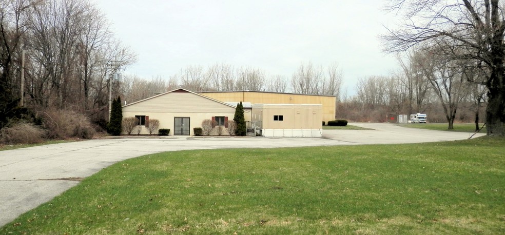 4823-4825 N Ridge Rd, Perry, OH for sale - Building Photo - Image 1 of 1