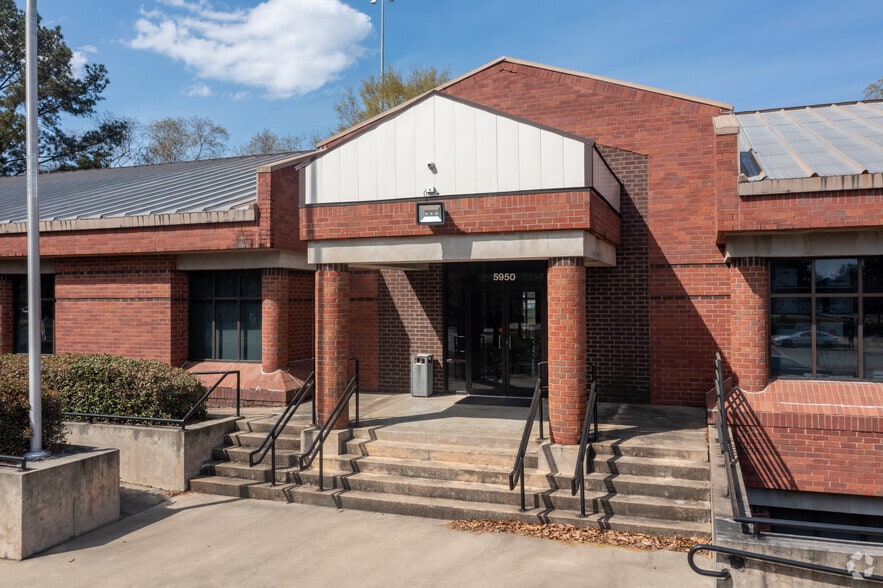 5950 Carmichael Pl, Montgomery, AL for lease - Building Photo - Image 3 of 5