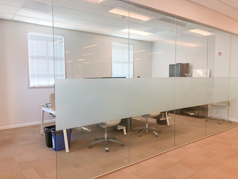 355 Alhambra Cir, Coral Gables, FL à louer - Photo intérieure - Image 3 de 14