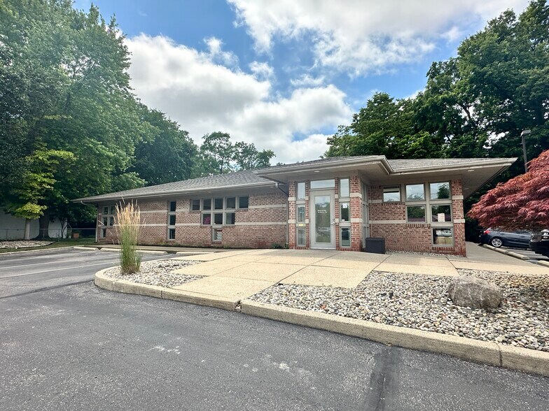 126 Herrick Park Dr, Tecumseh, MI for sale - Primary Photo - Image 1 of 4