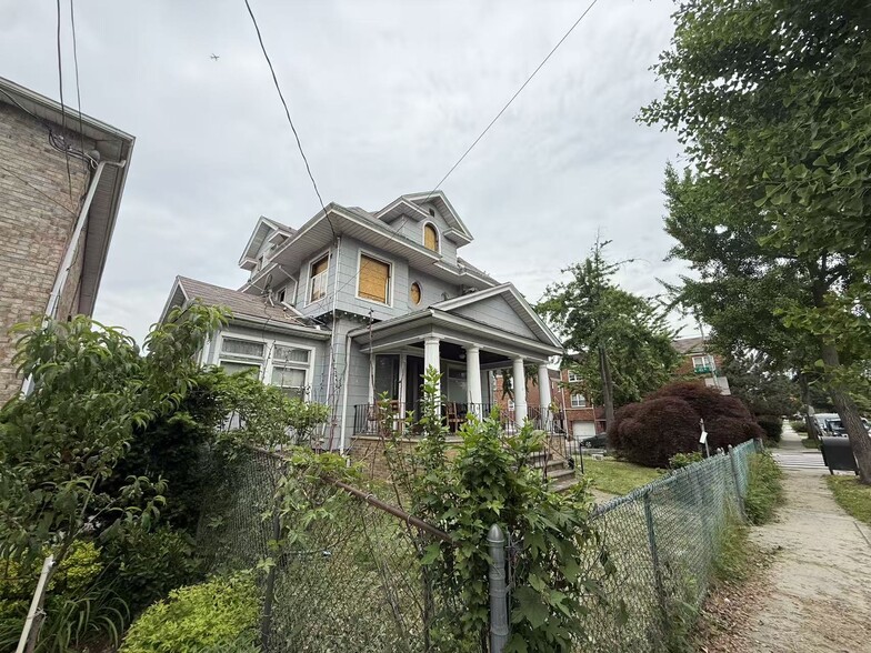 4304 169th St, Flushing, NY for sale - Building Photo - Image 3 of 5
