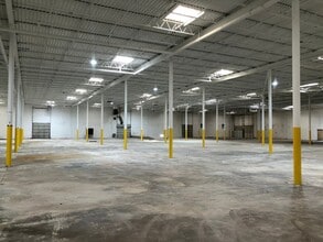 2830 Produce Row, Houston, TX for lease Interior Photo- Image 1 of 1