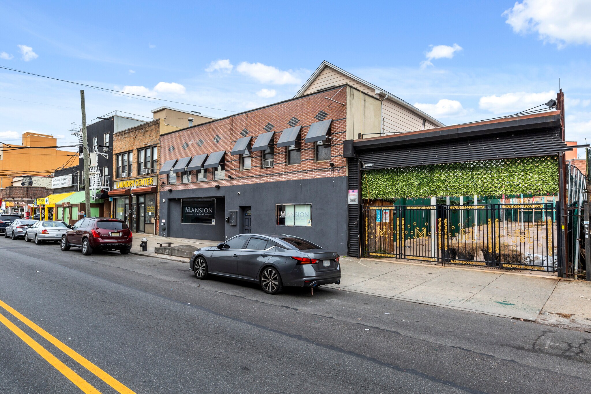4611 Broadway, Astoria, NY à louer Photo du bâtiment- Image 1 de 13