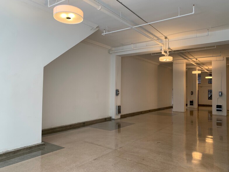 304 E Grace St, Richmond, VA for lease - Interior Photo - Image 2 of 9