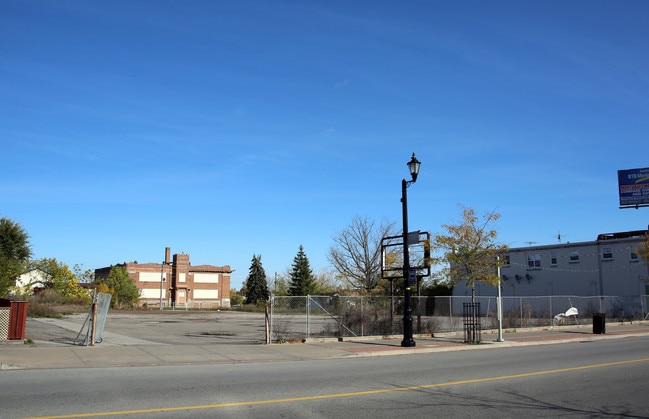 More details for 5687 Ferry St, Niagara Falls, ON - Land for Sale