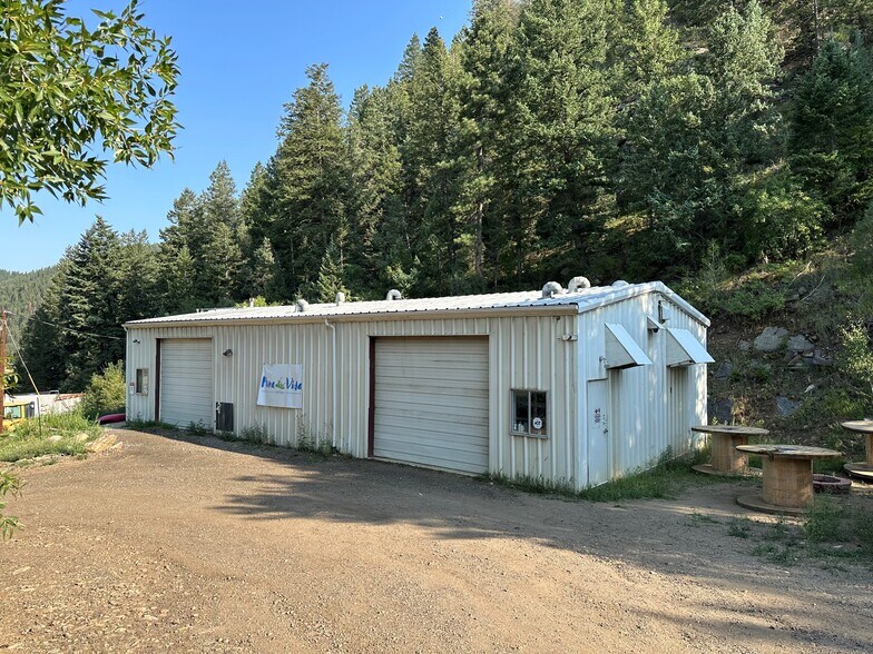 2056 Idaho Springs Road, Idaho Springs, CO à louer - Photo du bâtiment - Image 1 de 37