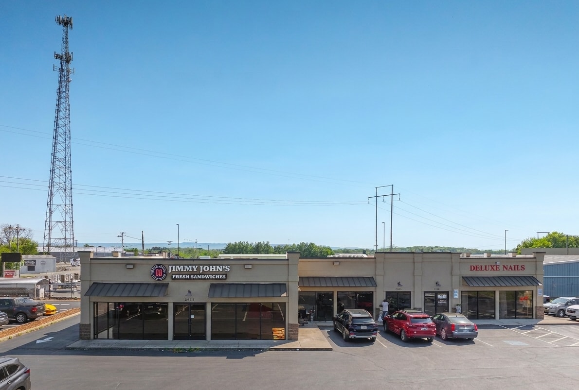 2585 Decherd Blvd, Decherd, TN for lease Building Photo- Image 1 of 21