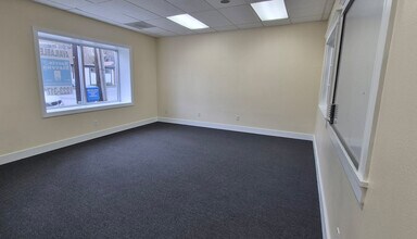 308-318 NE 5th Ave, Camas, WA for lease Interior Photo- Image 2 of 3