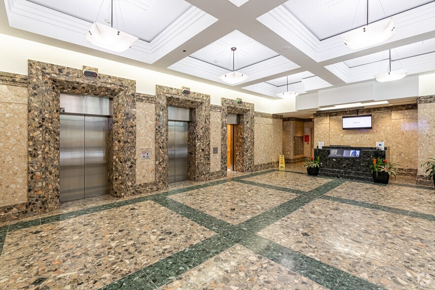 150 Metcalfe St, Ottawa, ON à louer - Hall d’entrée - Image 2 de 3