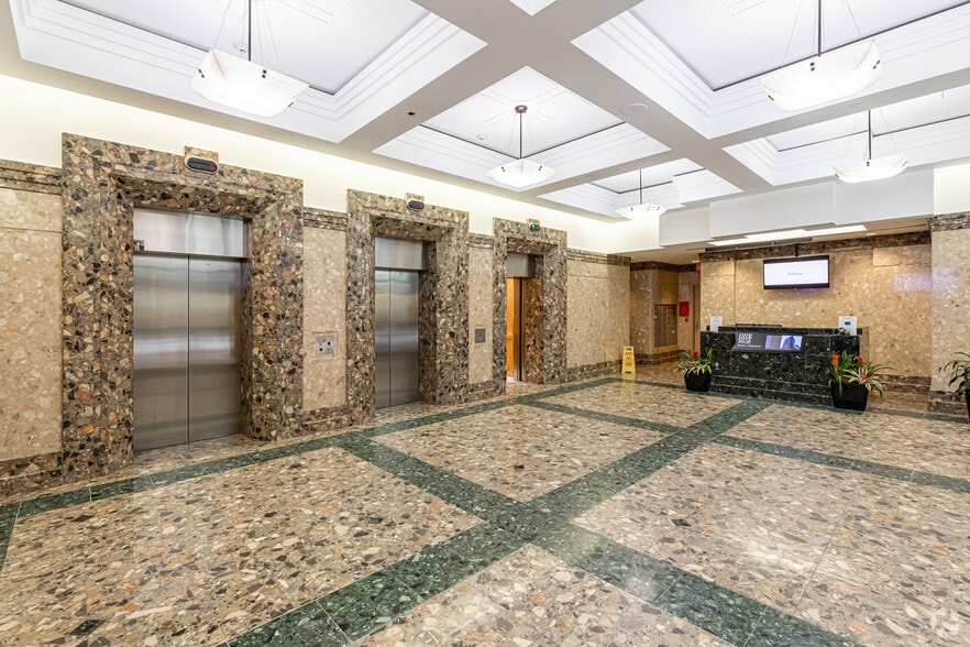 150 Metcalfe St, Ottawa, ON for lease - Lobby - Image 2 of 3
