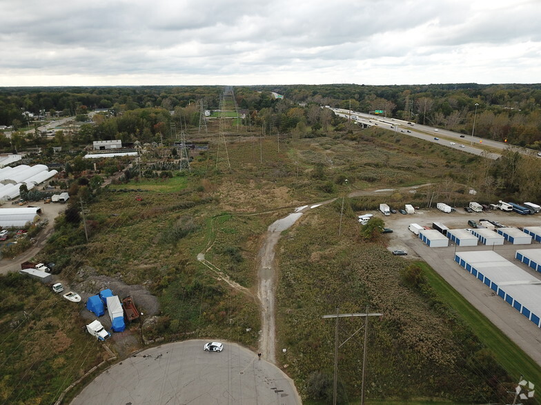 905 Leona St, Elyria, OH for lease - Aerial - Image 3 of 3