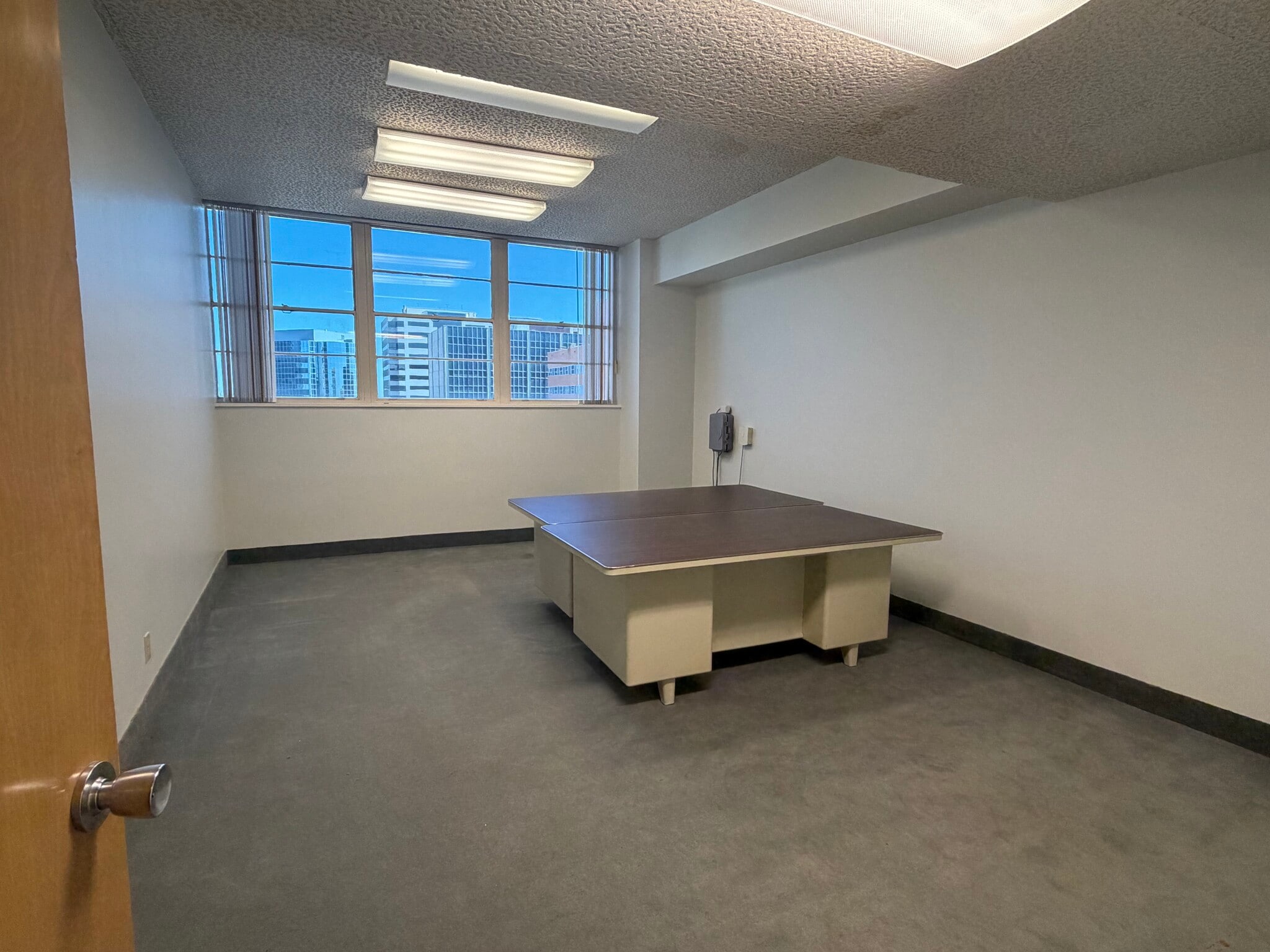 415 W Wall St, Midland, TX for lease Interior Photo- Image 1 of 2