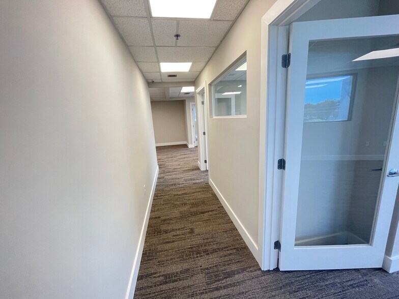 633 S Andrews Ave, Fort Lauderdale, FL à louer - Photo intérieure - Image 3 de 29