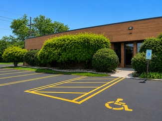 More details for 135 E St. Charles Rd, Carol Stream, IL - Flex for Lease