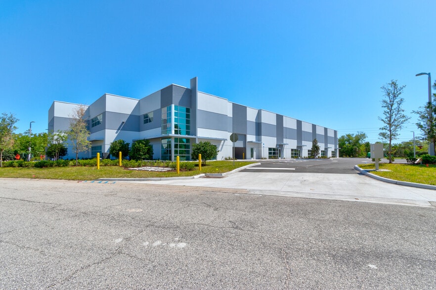 4451 Eastport Park Way, Port Orange, FL à louer - Photo du bâtiment - Image 2 de 18