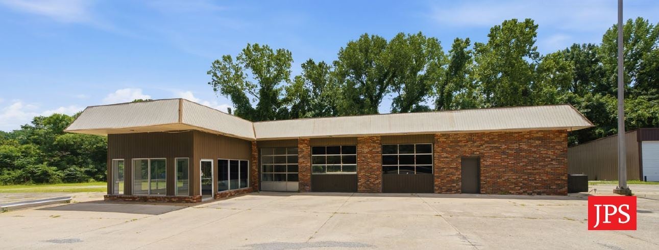 1410 US-70, Dickson, TN for sale Building Photo- Image 1 of 9