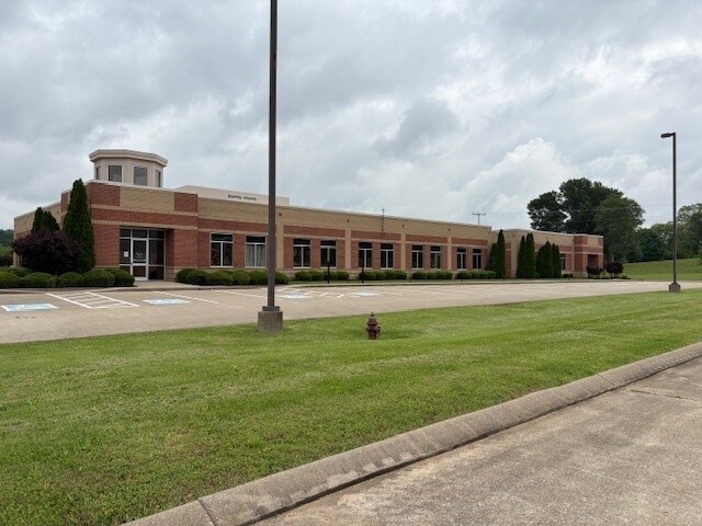 4465 Guthrie Hwy, Clarksville, TN for lease Building Photo- Image 1 of 8