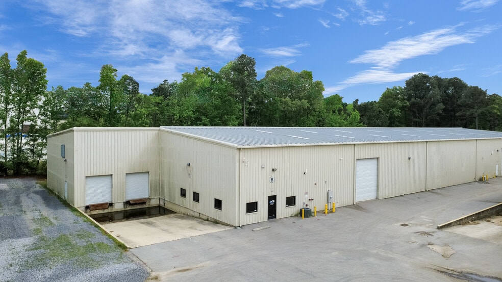 3241 Benchmark Dr, Ladson, SC for sale - Primary Photo - Image 1 of 6