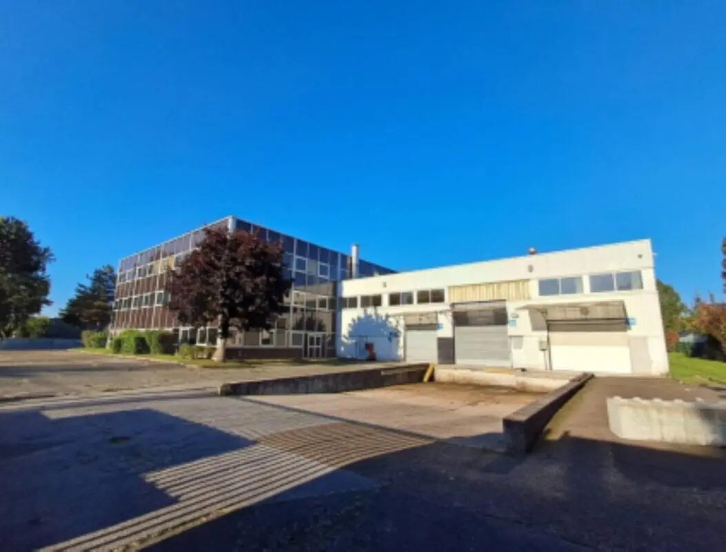 515 Avenue Roland Garros, Buc for lease Building Photo- Image 1 of 9