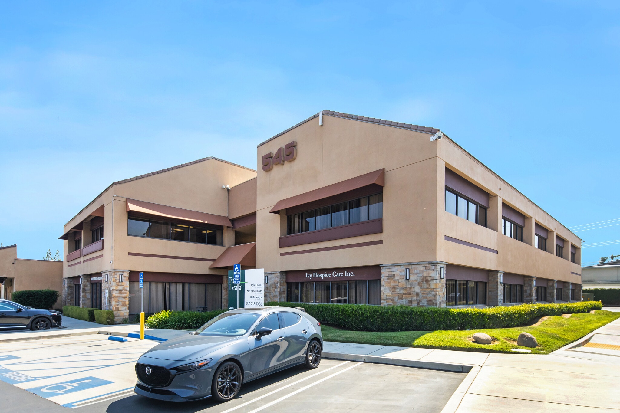559 N Mountain Ave, Upland, CA for lease Building Photo- Image 1 of 7