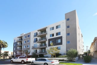 Plus de détails pour 11900 Courtleigh Dr, Los Angeles, CA - Multi-résidentiel à vendre