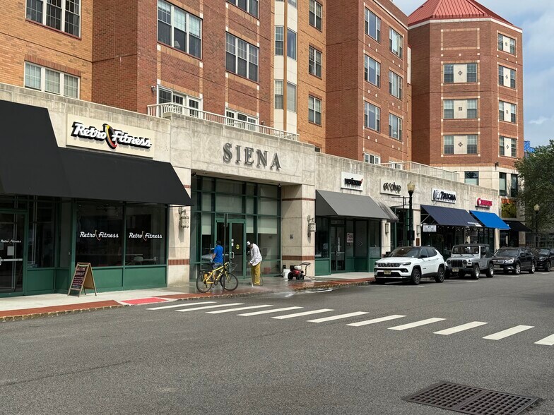 42 Park St, Montclair, NJ à louer - Photo du bâtiment - Image 2 de 32