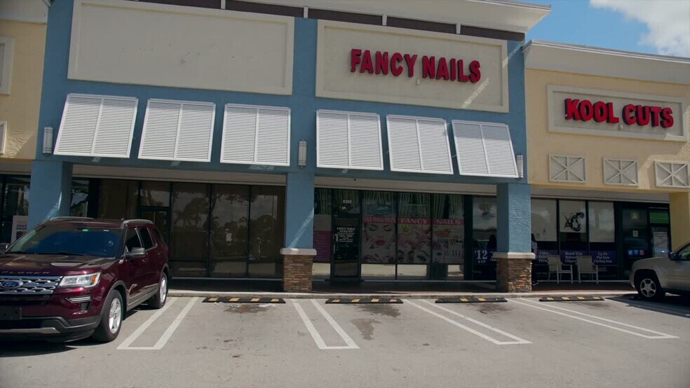 6300-6376 Forest Hill Blvd, Greenacres, FL à louer - Vidéo sur l’inscription commerciale - Image 2 de 6
