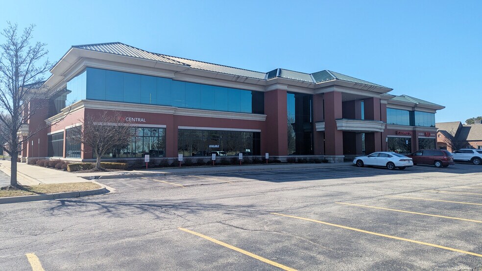 38219 Mound Rd, Sterling Heights, MI à louer - Photo du bâtiment - Image 1 de 7
