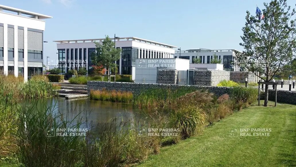 3 Boulevard Jean Moulin, Élancourt for lease Building Photo- Image 1 of 11