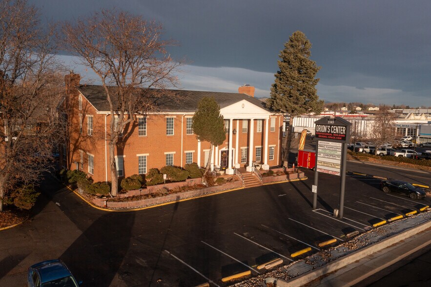 2103 S Wadsworth Blvd, Lakewood, CO à louer - Photo du bâtiment - Image 2 de 15