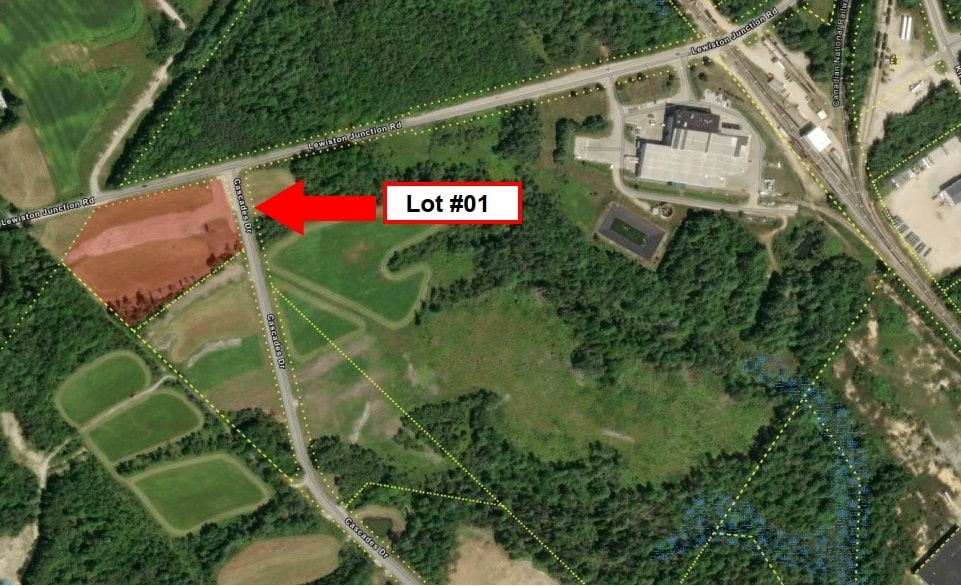 11 Cascades Dr, Auburn, ME for sale Primary Photo- Image 1 of 17