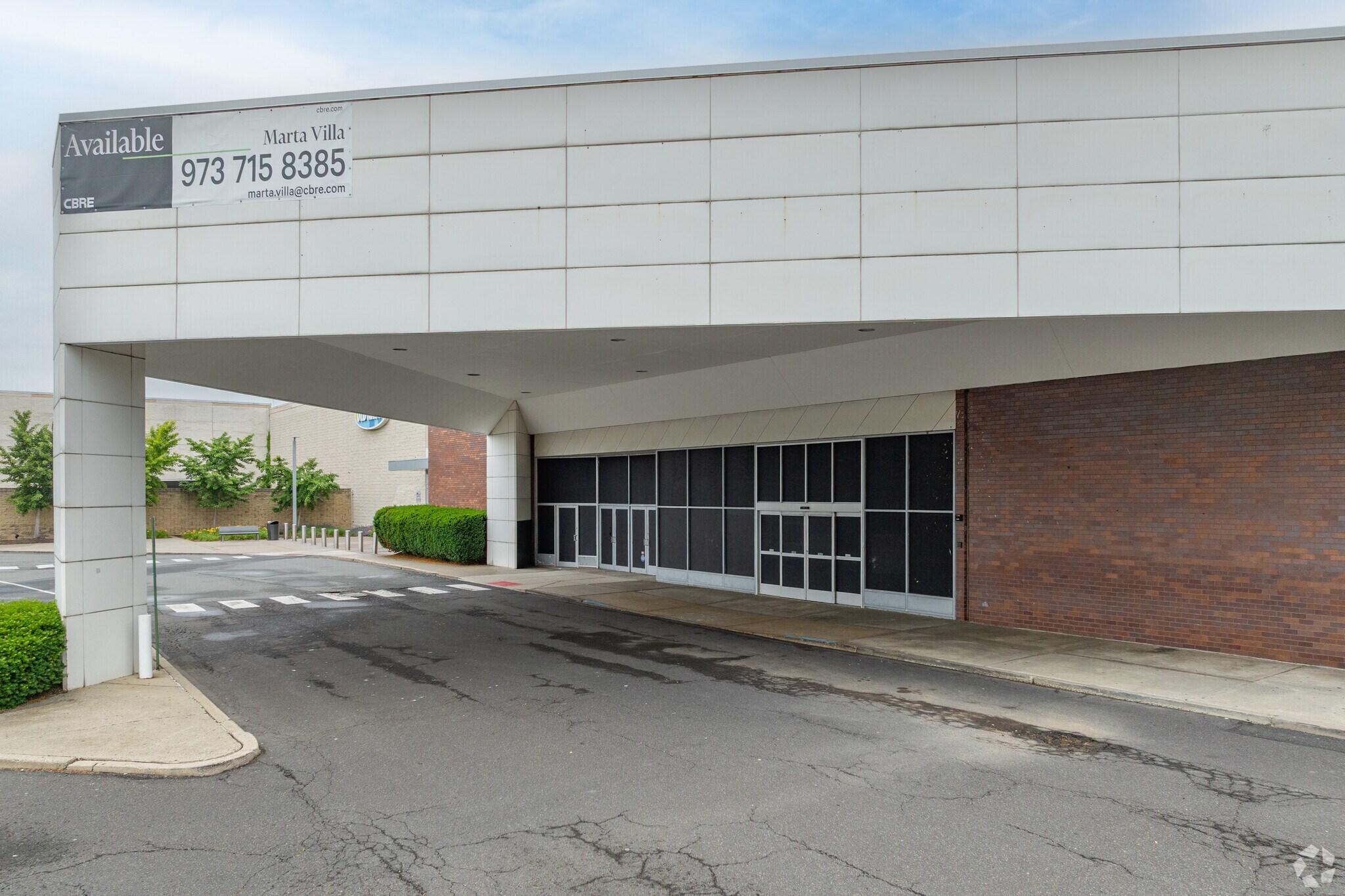 300 Quaker Bridge Mall, Lawrenceville, NJ for lease Primary Photo- Image 1 of 6
