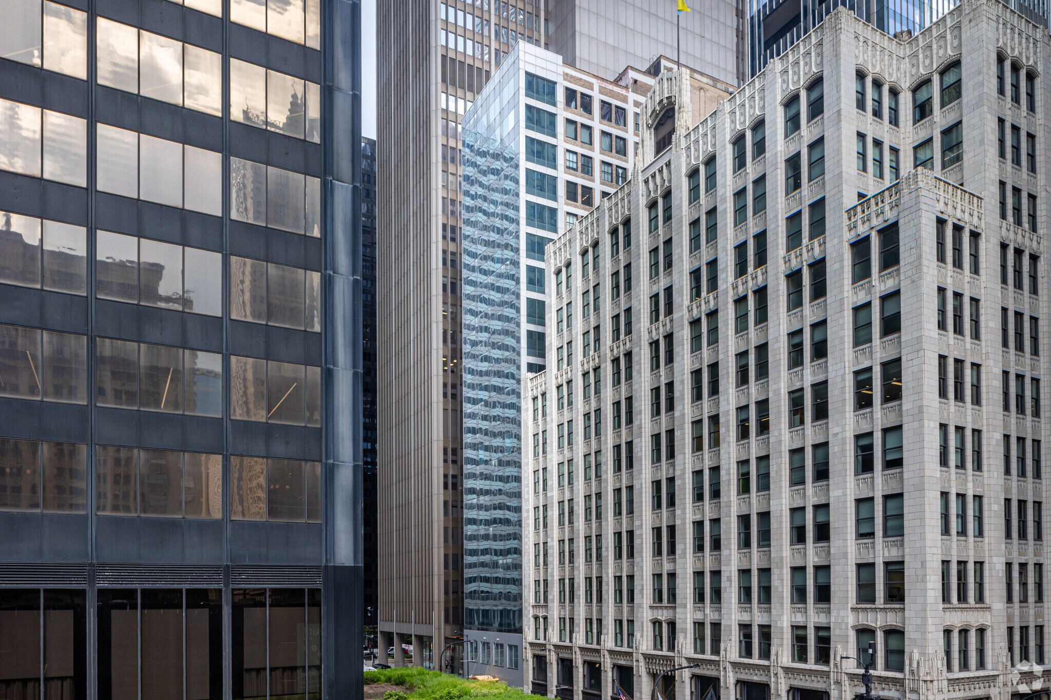 318 W Adams St, Chicago, IL for lease Building Photo- Image 1 of 26