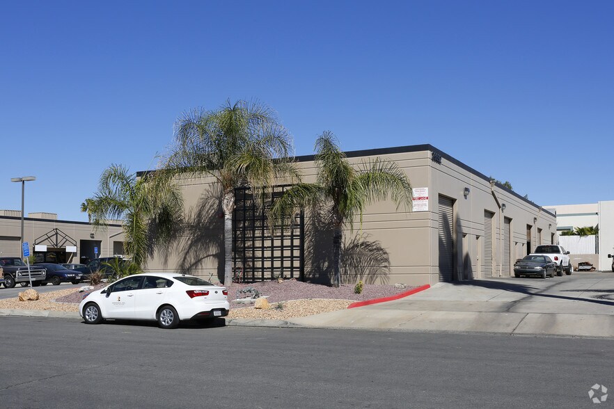 26692 Pierce Cir, Murrieta, CA for lease - Primary Photo - Image 1 of 4