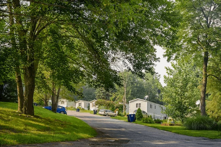 5 Old Post Rd 3, Millerton, NY for sale - Building Photo - Image 3 of 5