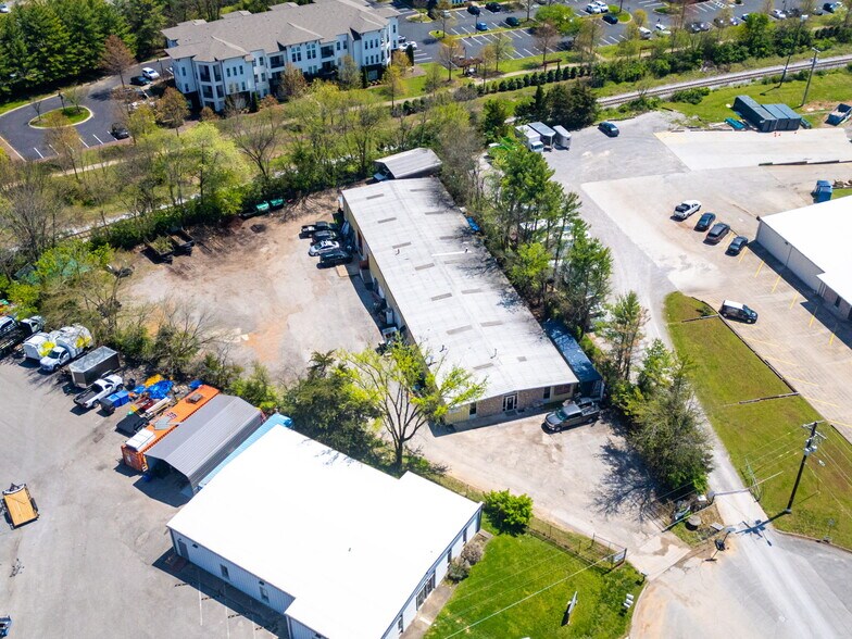 1127 Harpeth Industrial Ct, Franklin, TN à vendre - Photo du bâtiment - Image 3 de 11