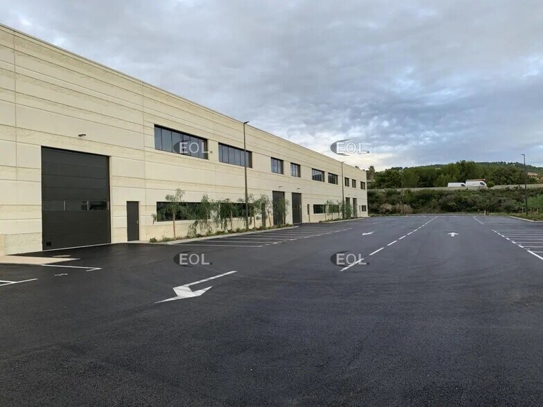 Flex in La Ciotat for lease - Building Photo - Image 3 of 8
