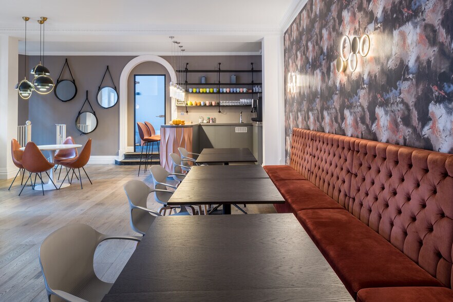 25 Green St, London for lease - Interior Photo - Image 2 of 8