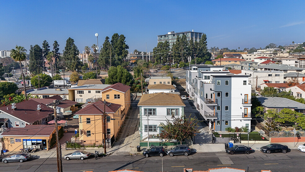 817-823 Centennial St, Los Angeles, CA à vendre - Photo du bâtiment - Image 2 de 20