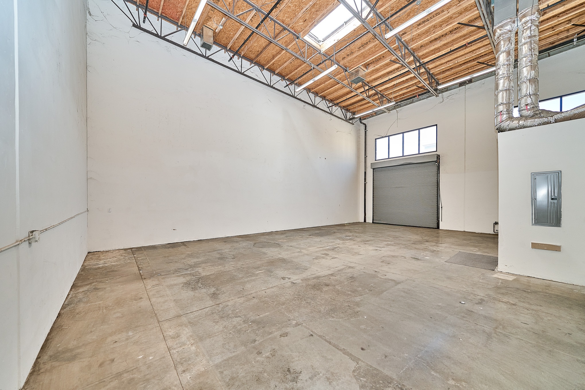1773 W San Bernardino Rd, West Covina, CA for lease Interior Photo- Image 1 of 13